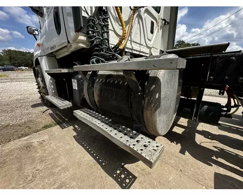 FREIGHTLINER Cascadia 125 Fuel Tank