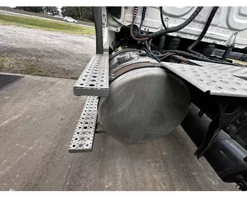 FREIGHTLINER Cascadia 125 Fuel Tank