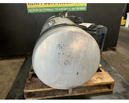 FREIGHTLINER Cascadia 125 Fuel Tank