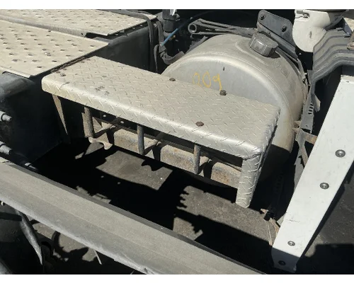 FREIGHTLINER Cascadia 125 Fuel Tank