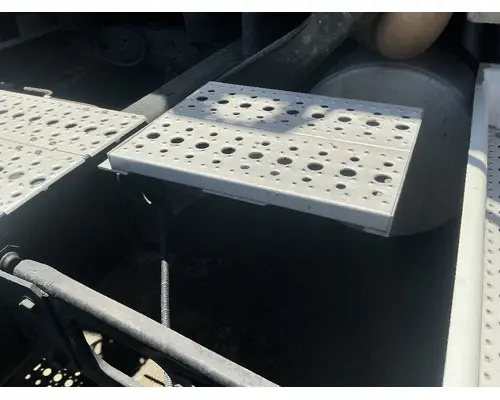 FREIGHTLINER Cascadia 125 Fuel Tank