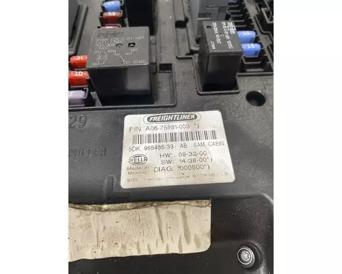 FREIGHTLINER Cascadia 125 Fuse Box