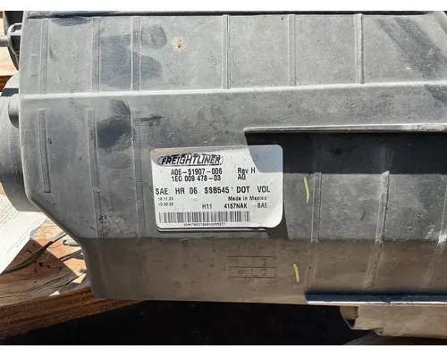 FREIGHTLINER Cascadia 125 Headlamp Assembly