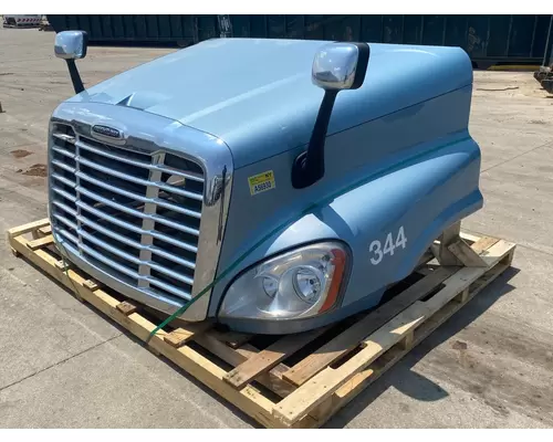 FREIGHTLINER Cascadia 125 Hood