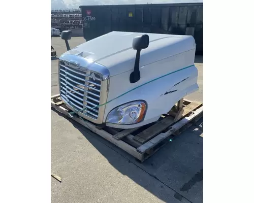 FREIGHTLINER Cascadia 125 Hood