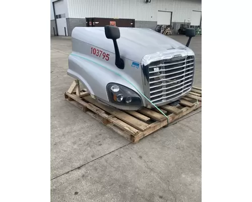 FREIGHTLINER Cascadia 125 Hood