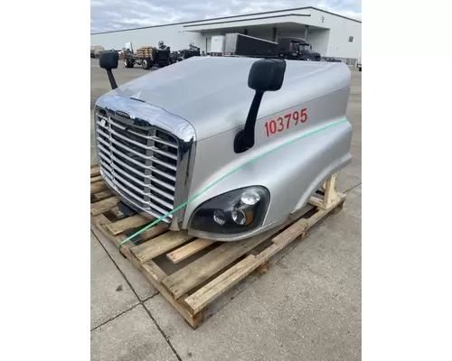 FREIGHTLINER Cascadia 125 Hood