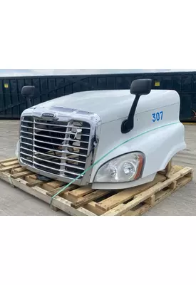 FREIGHTLINER Cascadia 125 Hood