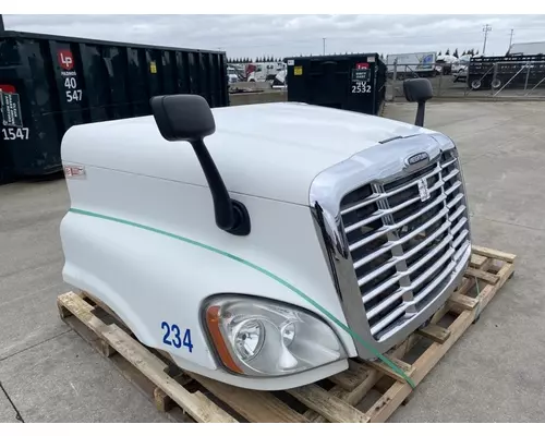 FREIGHTLINER Cascadia 125 Hood