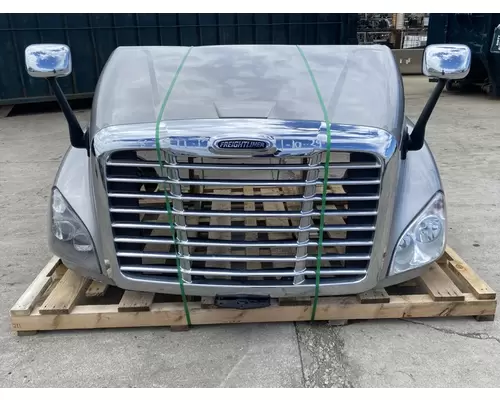 FREIGHTLINER Cascadia 125 Hood