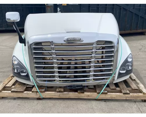 FREIGHTLINER Cascadia 125 Hood