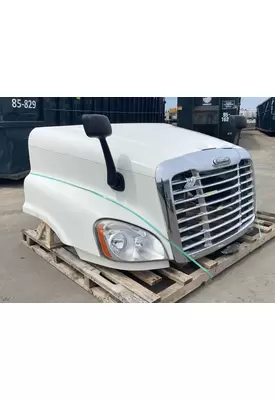 FREIGHTLINER Cascadia 125 Hood