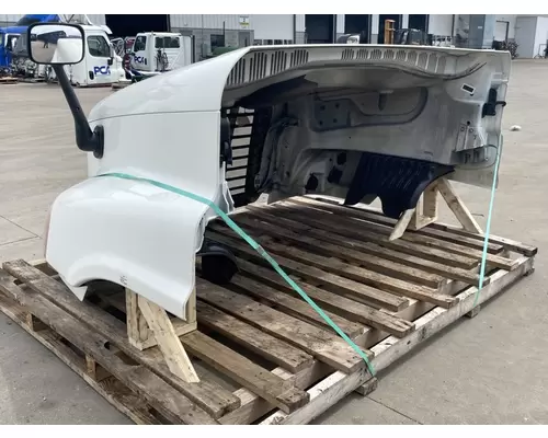FREIGHTLINER Cascadia 125 Hood