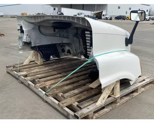 FREIGHTLINER Cascadia 125 Hood