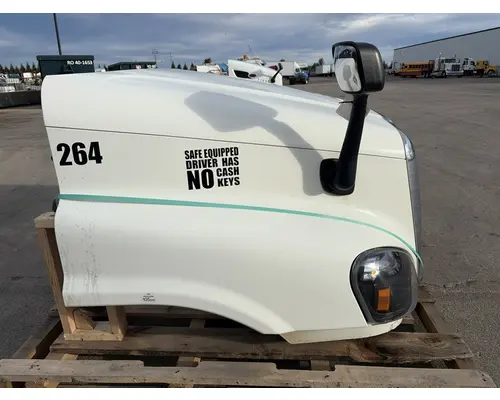 FREIGHTLINER Cascadia 125 Hood