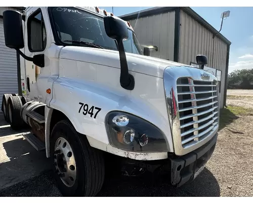 FREIGHTLINER Cascadia 125 Hood