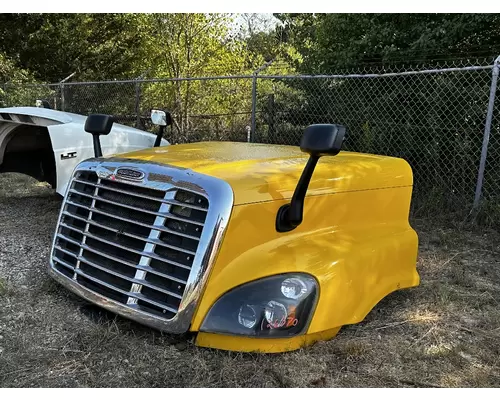 FREIGHTLINER Cascadia 125 Hood