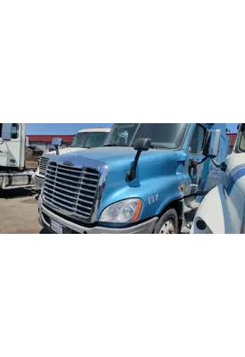 FREIGHTLINER Cascadia 125 Hood