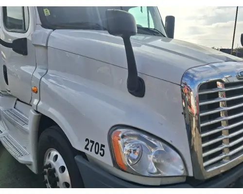 FREIGHTLINER Cascadia 125 Hood