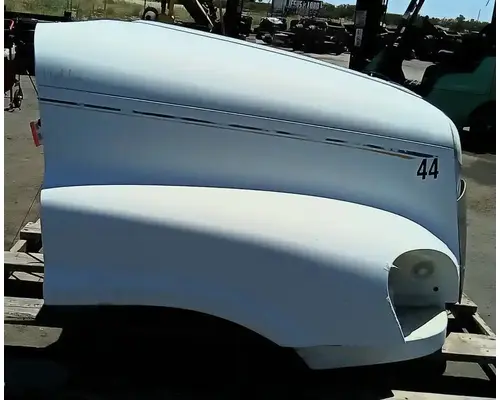 FREIGHTLINER Cascadia 125 Hood