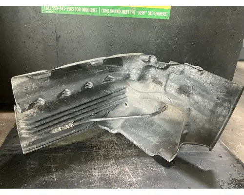 FREIGHTLINER Cascadia 125 Inner Fender