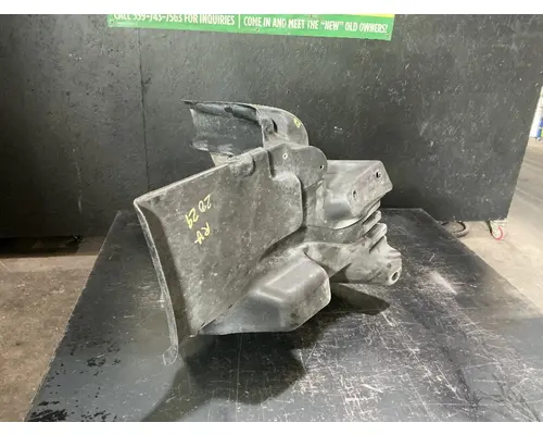 FREIGHTLINER Cascadia 125 Inner Fender