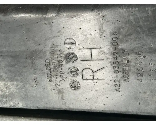 FREIGHTLINER Cascadia 125 Inner Fender