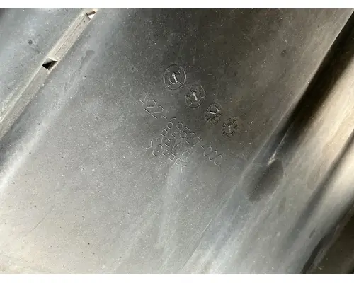 FREIGHTLINER Cascadia 125 Inner Fender