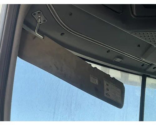 FREIGHTLINER Cascadia 125 Interior Sun Visor