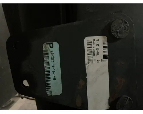 FREIGHTLINER Cascadia 125 Radiator