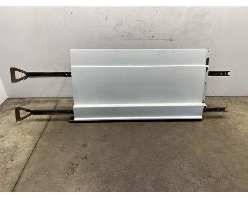 FREIGHTLINER Cascadia 125 Side Fairing