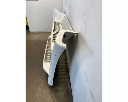 FREIGHTLINER Cascadia 125 Side Fairing