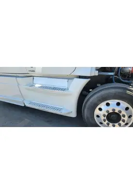 FREIGHTLINER Cascadia 125 Side Fairing