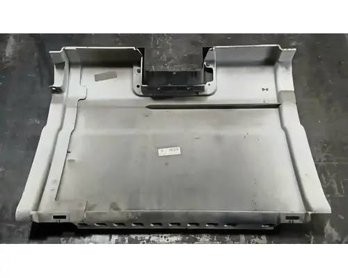 FREIGHTLINER Cascadia 125 Side Fairing