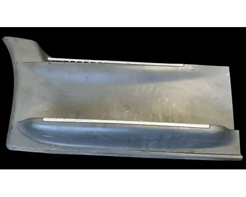 FREIGHTLINER Cascadia 125 Side Fairing