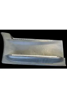 FREIGHTLINER Cascadia 125 Side Fairing