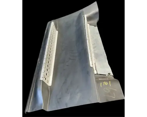 FREIGHTLINER Cascadia 125 Side Fairing