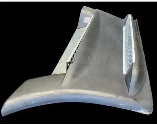 FREIGHTLINER Cascadia 125 Side Fairing