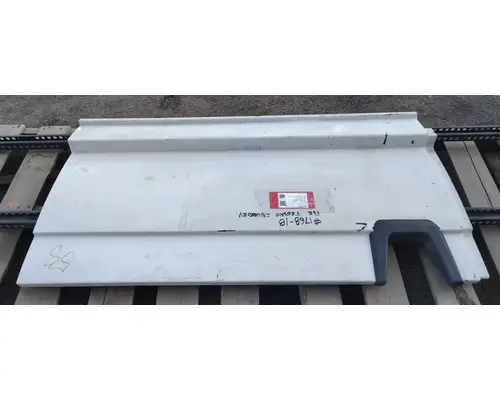 FREIGHTLINER Cascadia 125 Side Fairing