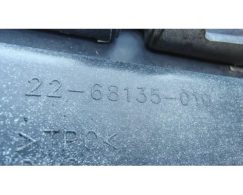 FREIGHTLINER Cascadia 125 Side Fairing