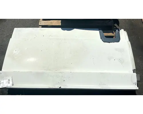 FREIGHTLINER Cascadia 125 Side Fairing