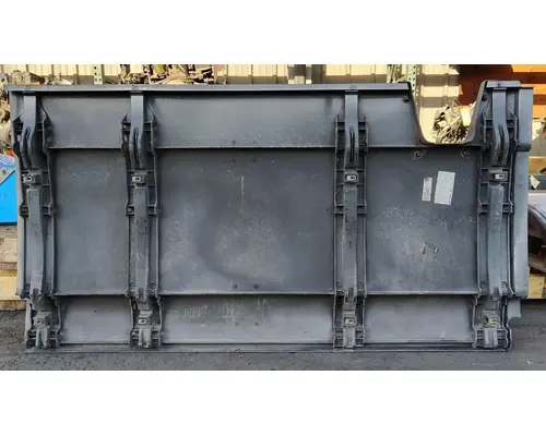 FREIGHTLINER Cascadia 125 Side Fairing