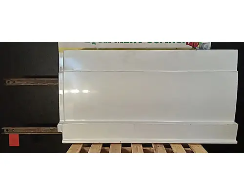 FREIGHTLINER Cascadia 125 Side Fairing