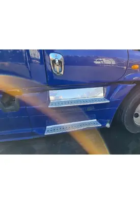 FREIGHTLINER Cascadia 125 Side Fairing