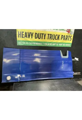 FREIGHTLINER Cascadia 125 Side Fairing