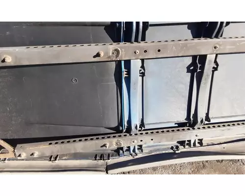 FREIGHTLINER Cascadia 125 Side Fairing