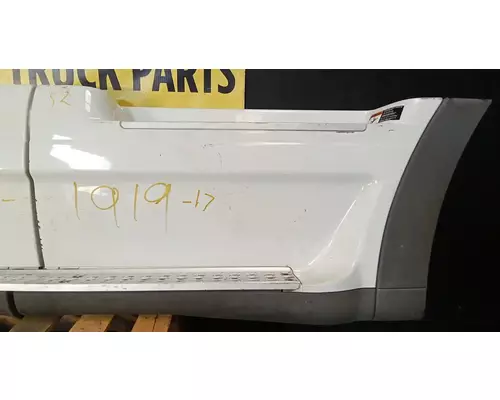 FREIGHTLINER Cascadia 125 Side Fairing