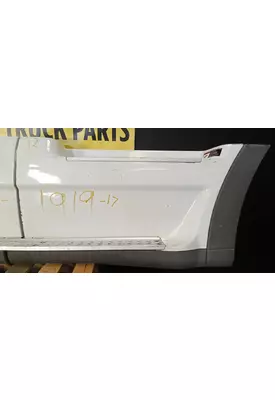 FREIGHTLINER Cascadia 125 Side Fairing
