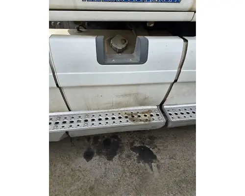 FREIGHTLINER Cascadia 125 Side Fairing