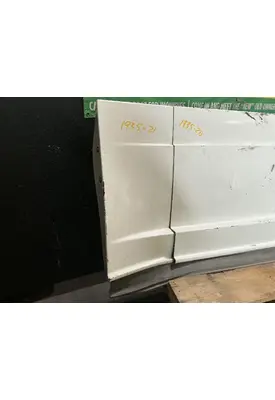 FREIGHTLINER Cascadia 125 Side Fairing